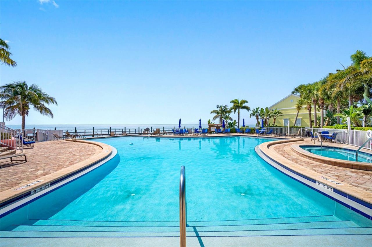 5075 Starfish Drive Se, Unit B, Saint Petersburg, FL 33705 Photo