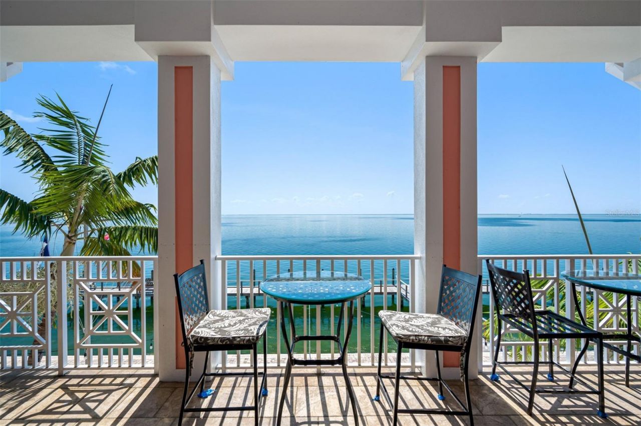5075 Starfish Drive Se, Unit B, Saint Petersburg, FL 33705 Photo