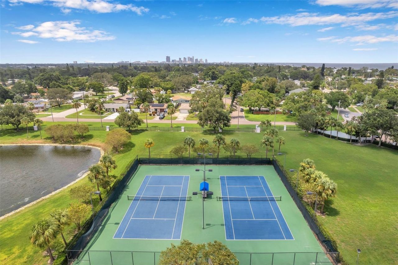 5075 Starfish Drive Se, Unit B, Saint Petersburg, FL 33705 Photo