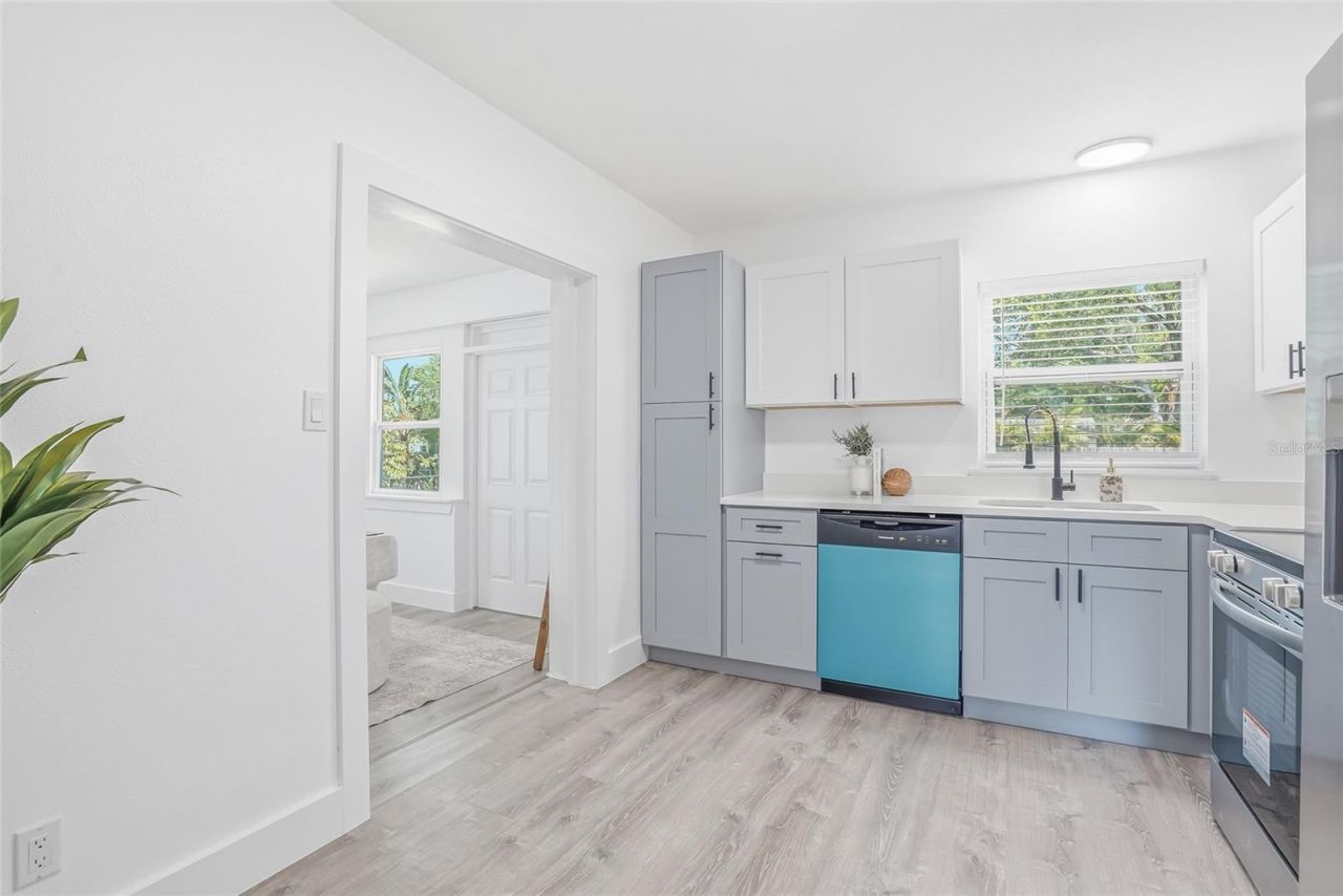 7125 5th Avenue N, Saint Petersburg, FL 33710 Photo