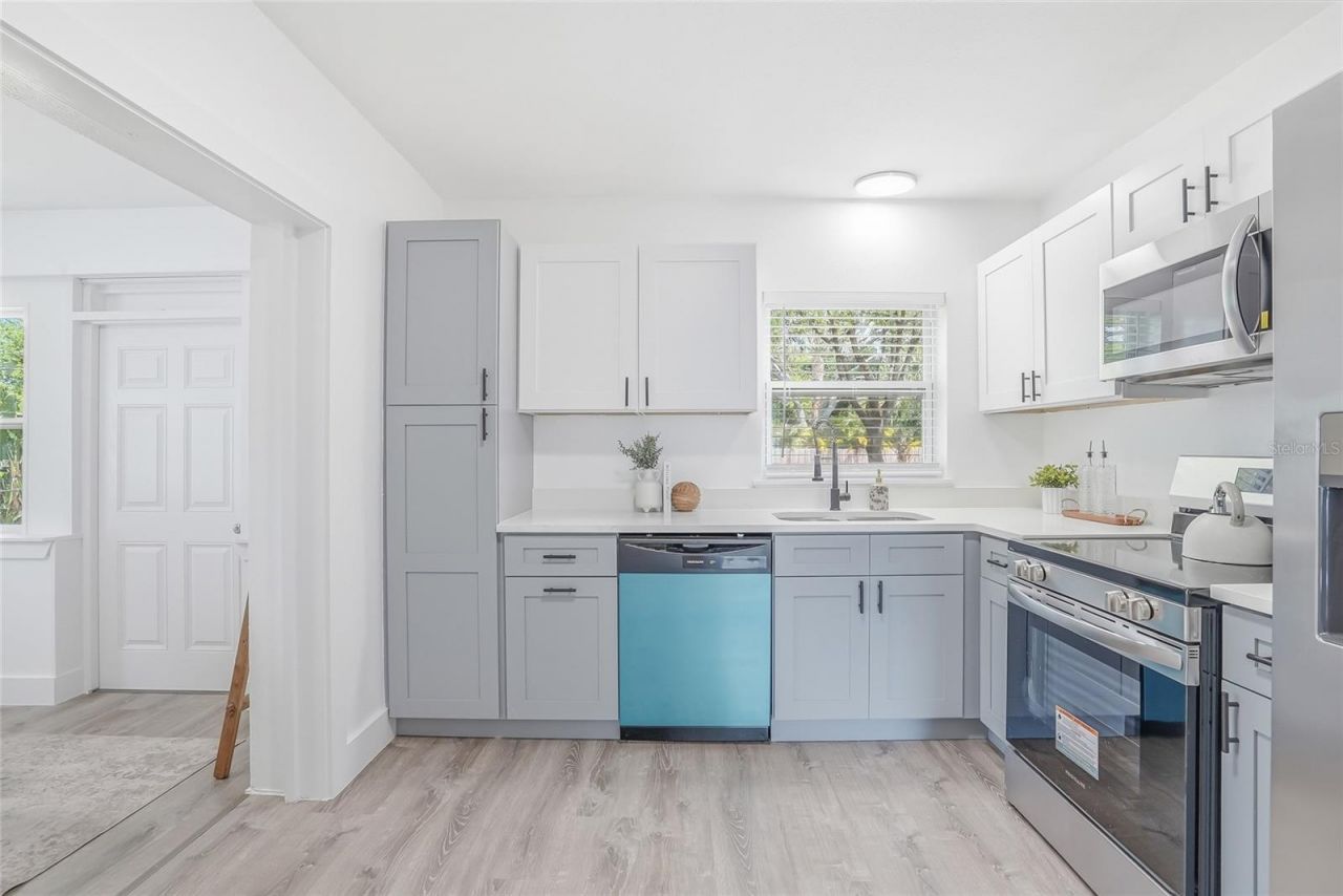 7125 5th Avenue N, Saint Petersburg, FL 33710 Photo