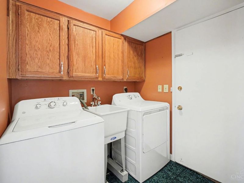 7854 Surreywood Drive, Miami Twp, OH 45052 Photo 11