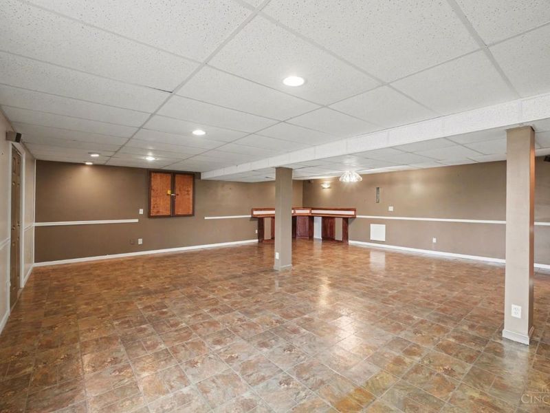 7854 Surreywood Drive, Miami Twp, OH 45052 Photo 20