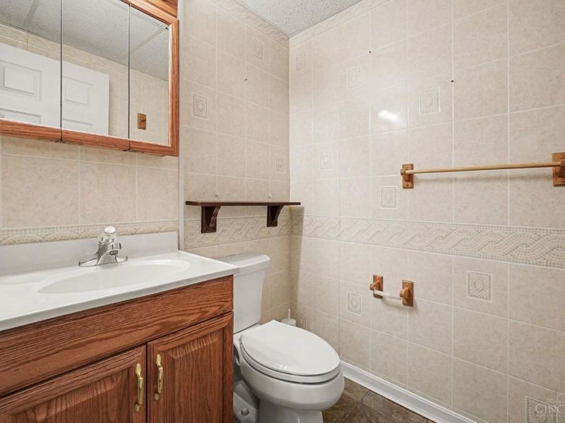 7854 Surreywood Drive, Miami Twp, OH 45052 Photo 21