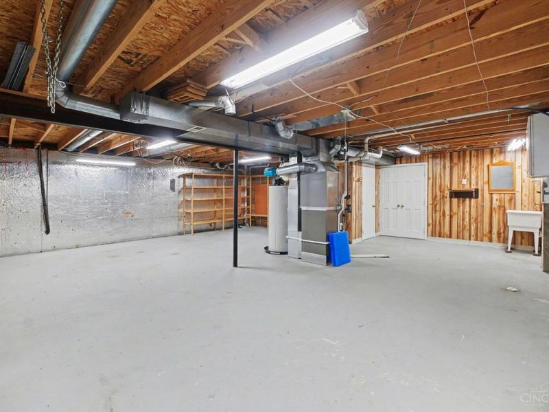 7854 Surreywood Drive, Miami Twp, OH 45052 Photo 22