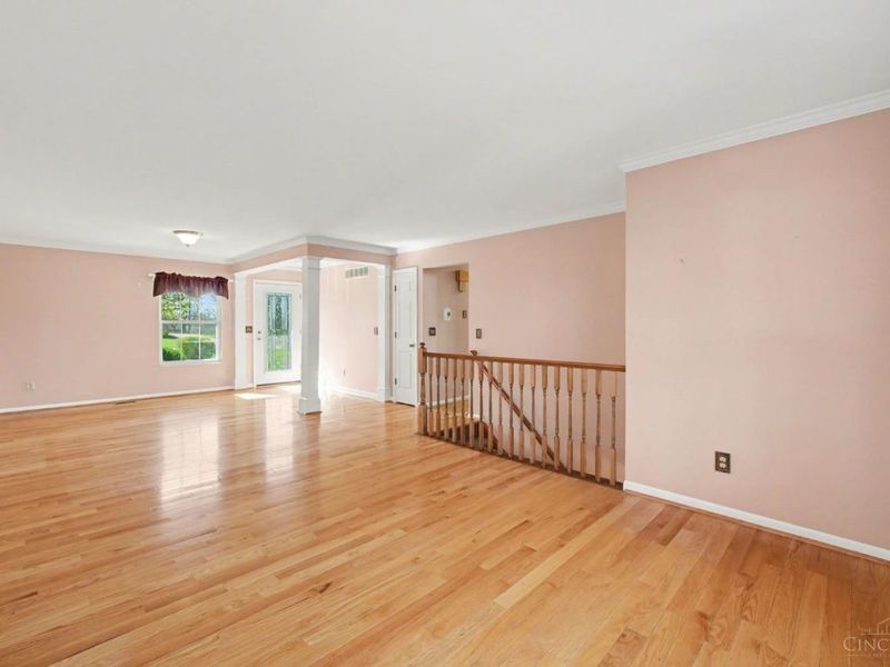 7854 Surreywood Drive, Miami Twp, OH 45052 Photo 5