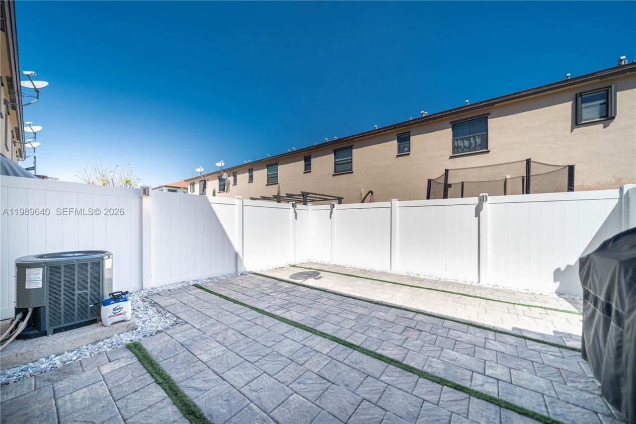 10565 W 34th Ct , Hialeah, FL 33018 Photo