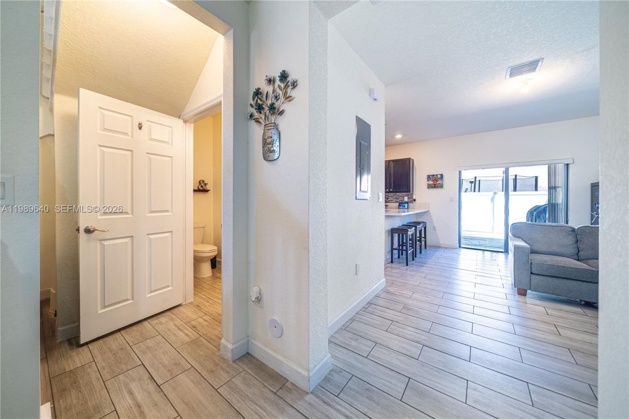 10565 W 34th Ct , Hialeah, FL 33018 Photo