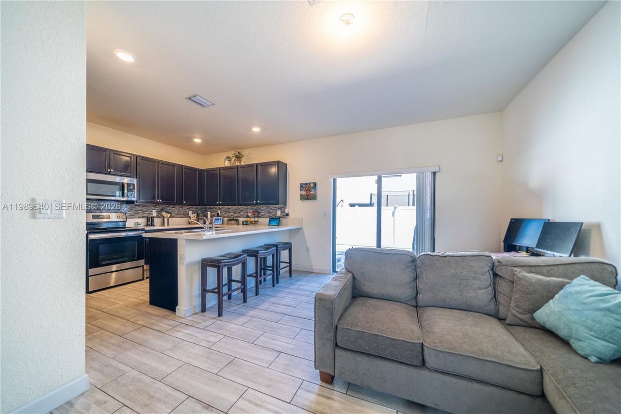 10565 W 34th Ct , Hialeah, FL 33018 Photo