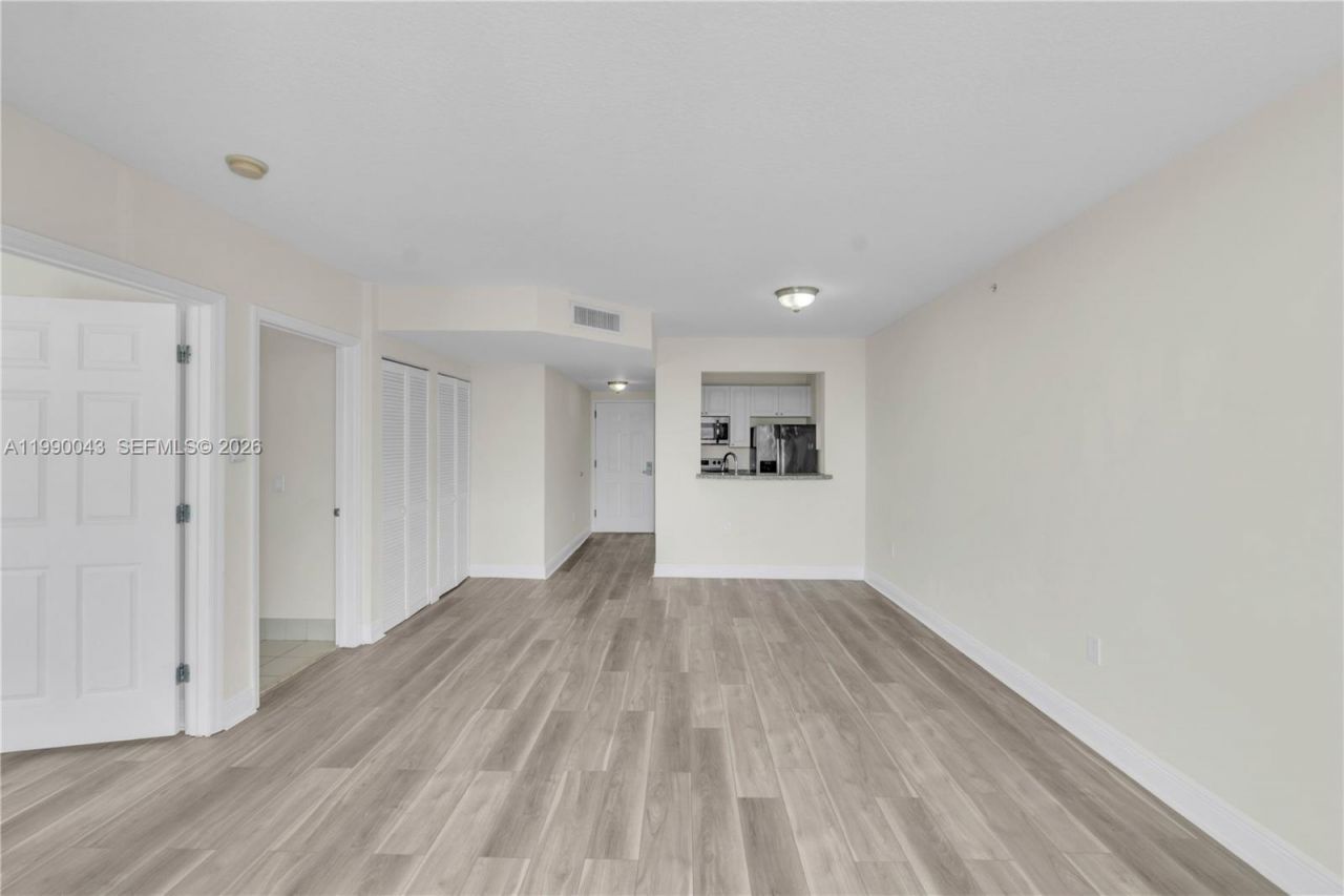 900 SW 8th St , Unit 1110, Miami, FL 33130 Photo