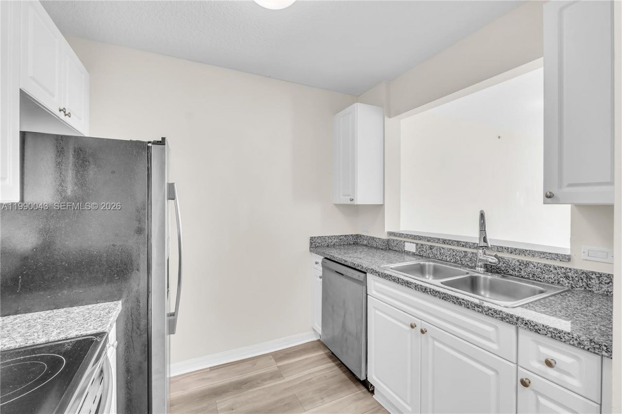 900 SW 8th St , Unit 1110, Miami, FL 33130 Photo