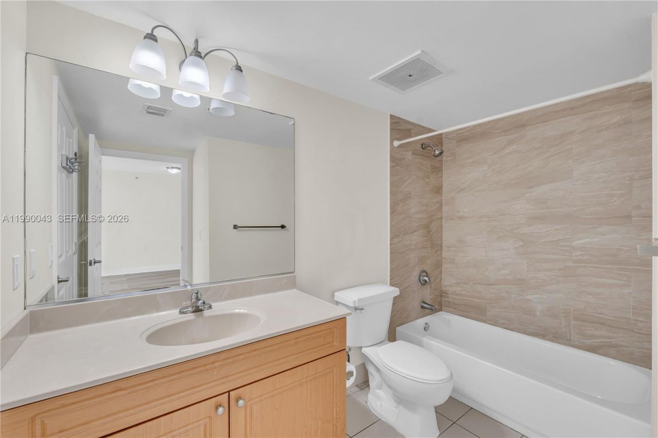 900 SW 8th St , Unit 1110, Miami, FL 33130 Photo