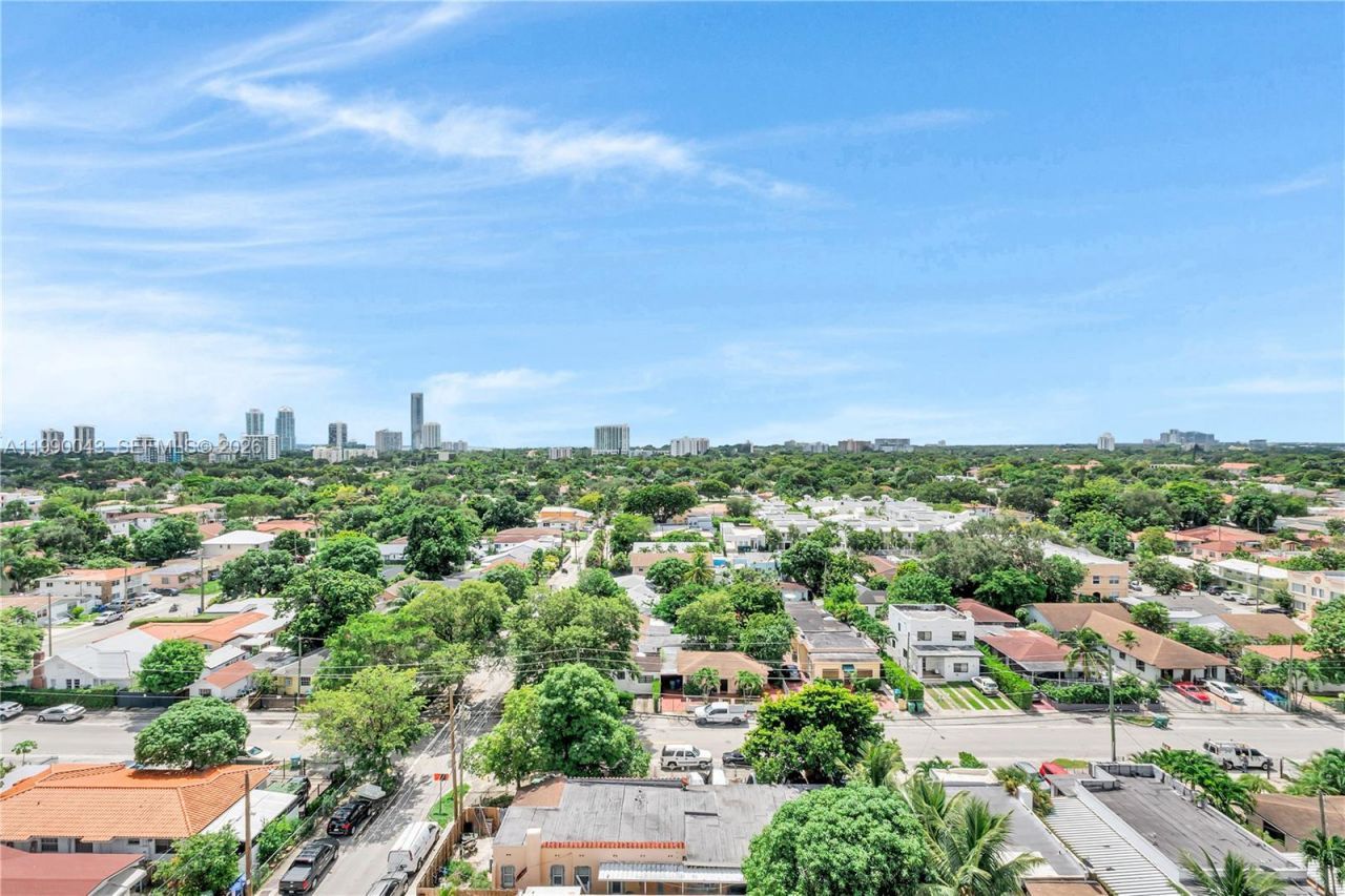 900 SW 8th St , Unit 1110, Miami, FL 33130 Photo