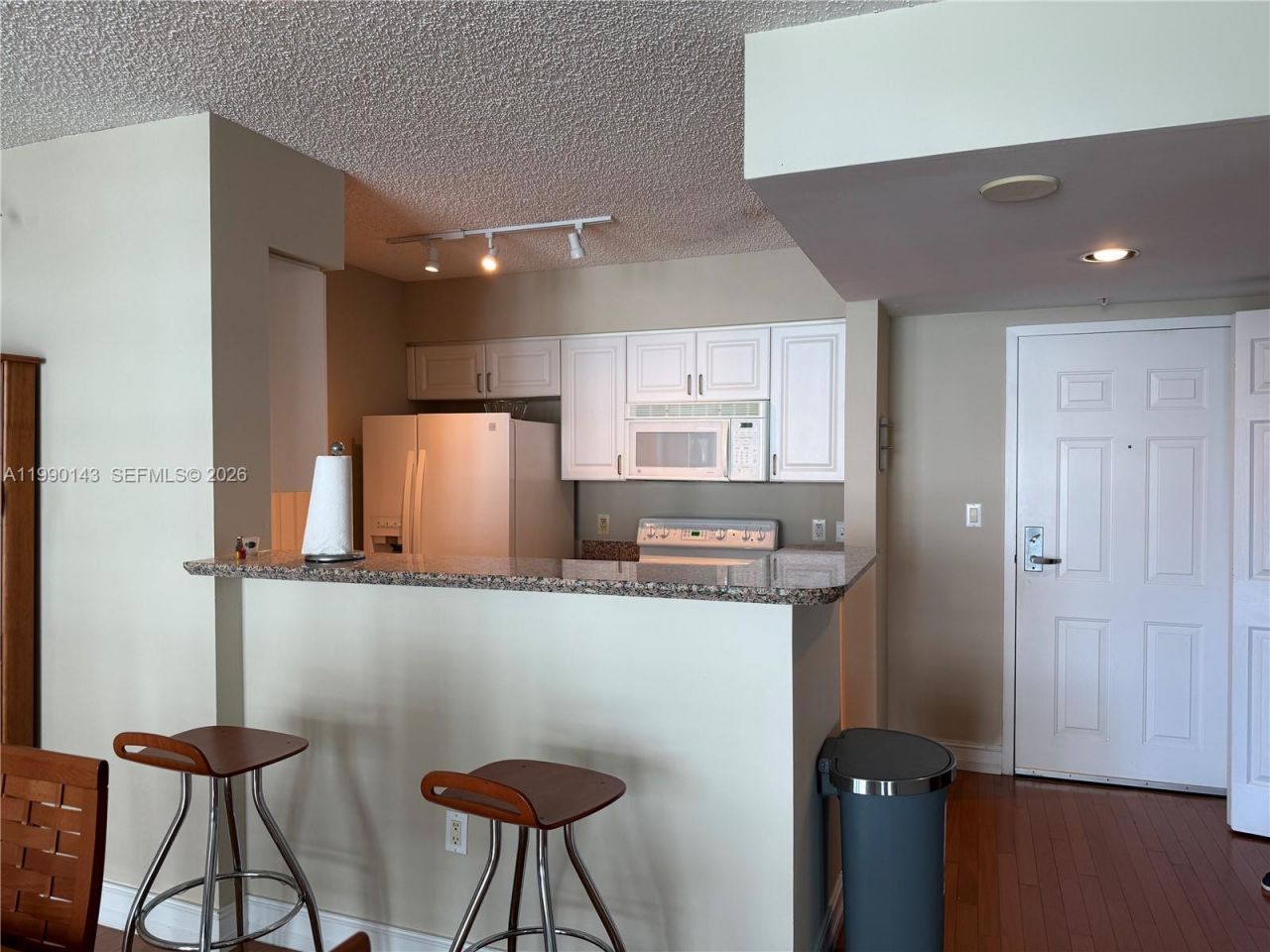 1155 Brickell Bay Dr , Unit 1206, Miami, FL 33131 Photo