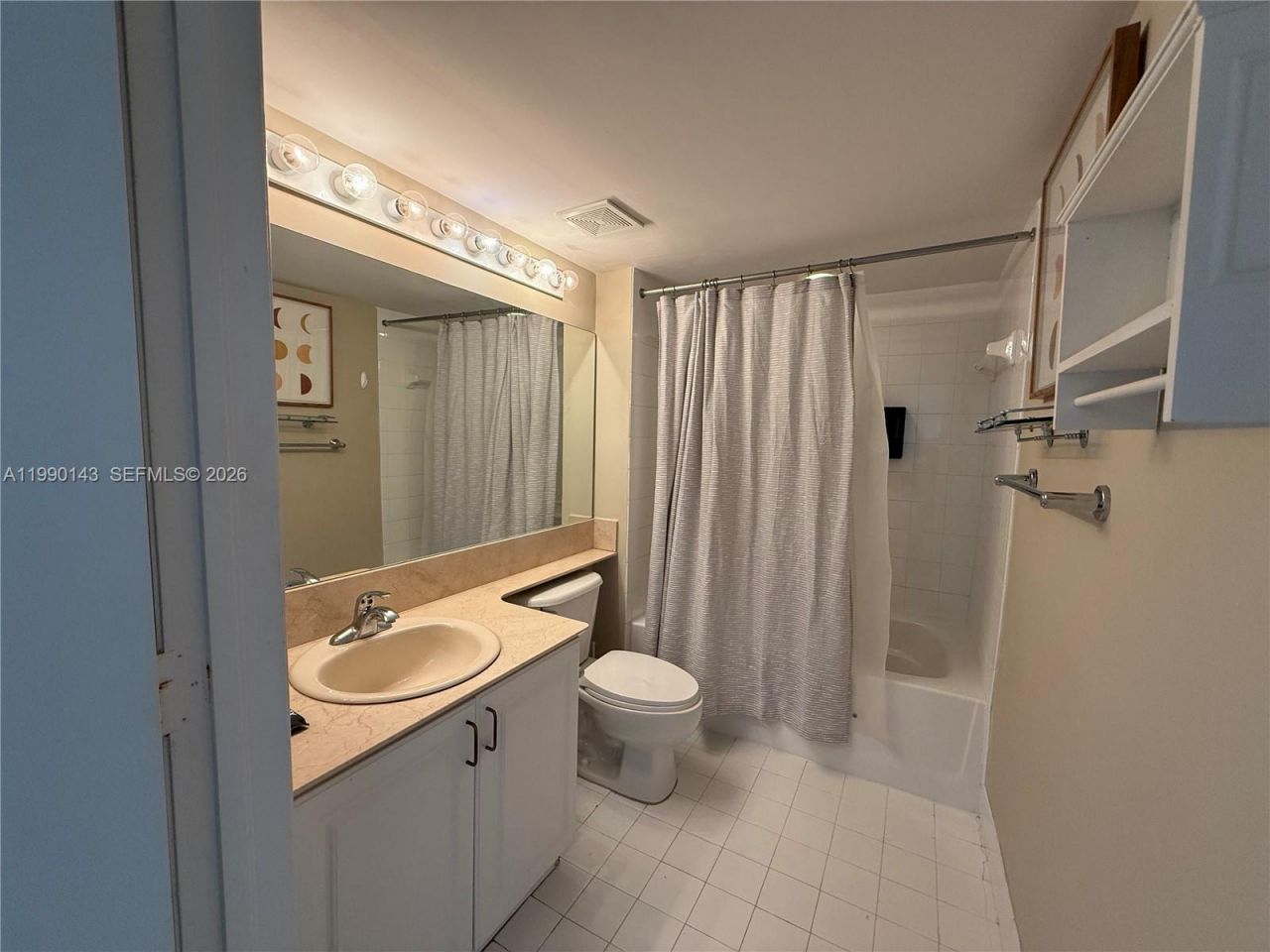 1155 Brickell Bay Dr , Unit 1206, Miami, FL 33131 Photo