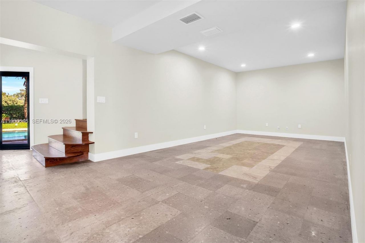 545 S Shore Dr, Miami Beach, FL 33141 Photo