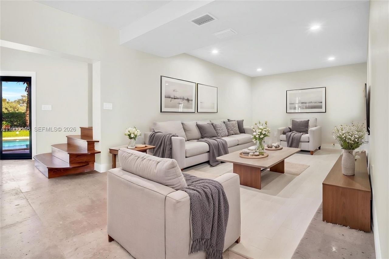 545 S Shore Dr , Miami Beach, FL 33141 Photo