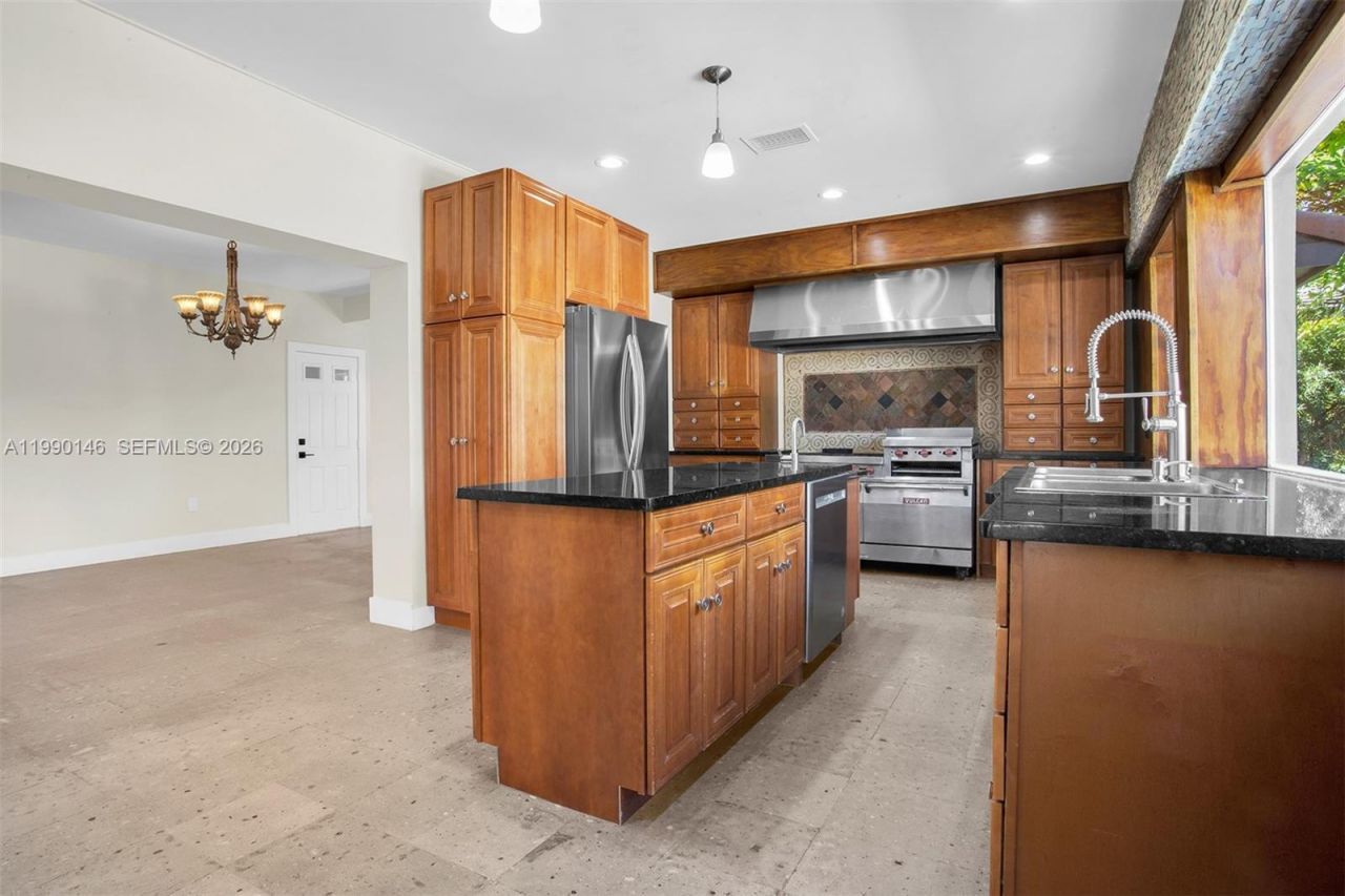545 S Shore Dr, Miami Beach, FL 33141 Photo