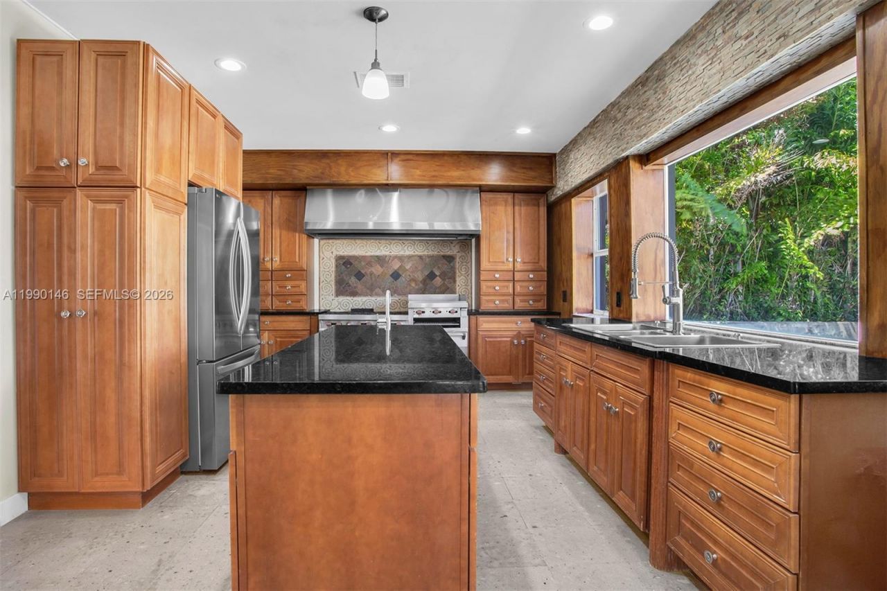 545 S Shore Dr, Miami Beach, FL 33141 Photo