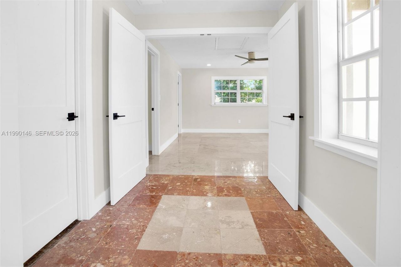 545 S Shore Dr , Miami Beach, FL 33141 Photo