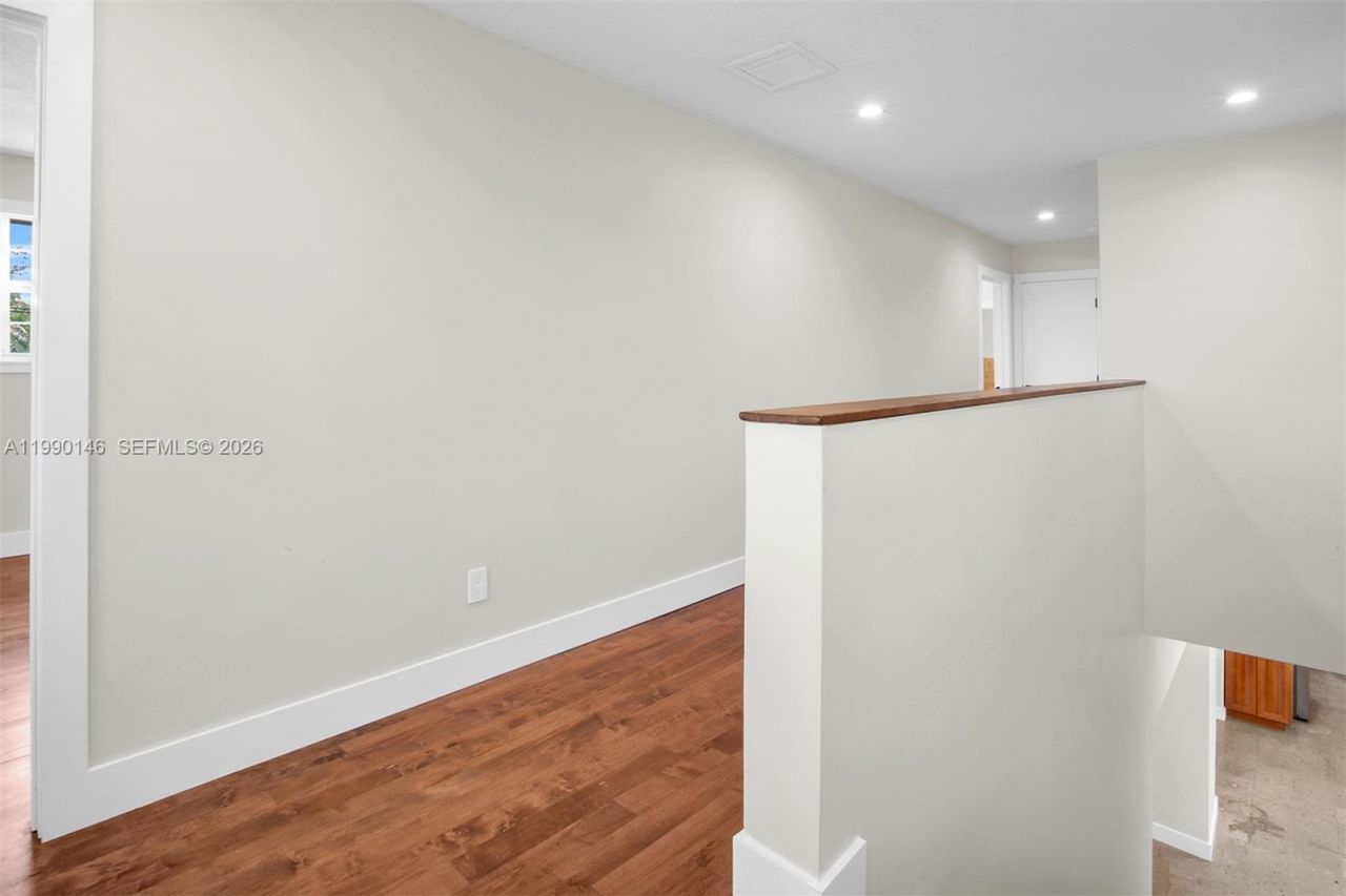 545 S Shore Dr, Miami Beach, FL 33141 Photo
