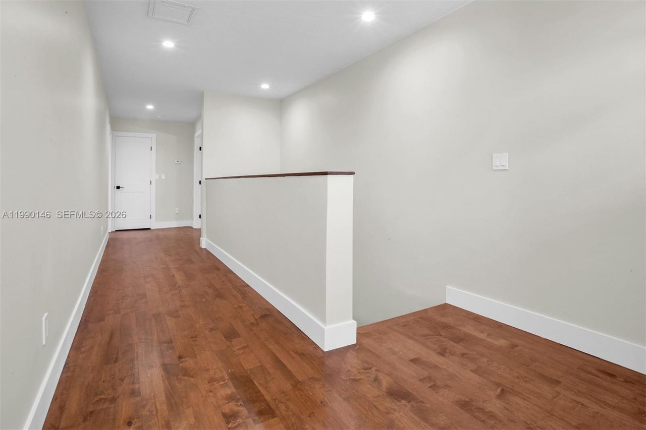 545 S Shore Dr, Miami Beach, FL 33141 Photo