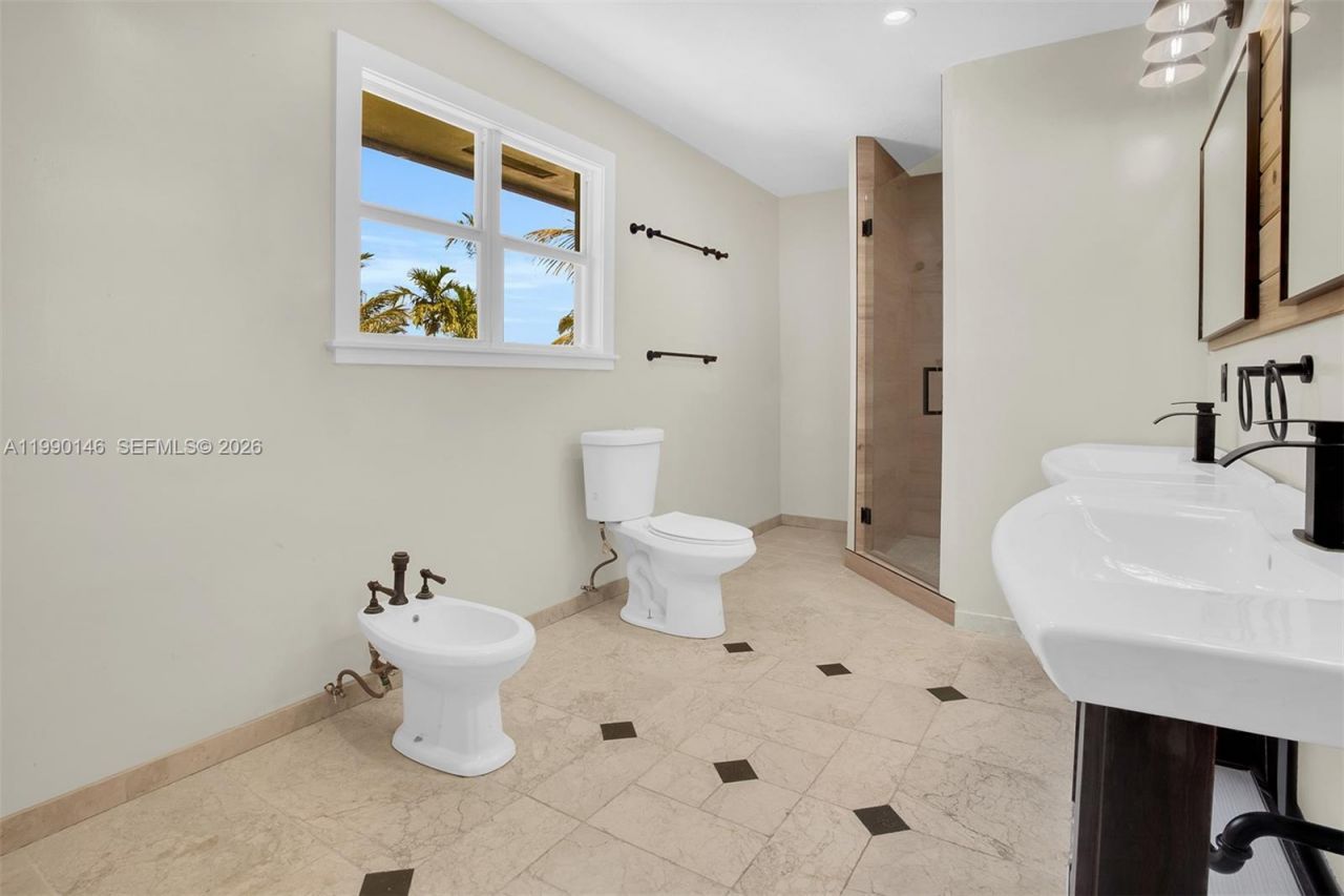 545 S Shore Dr, Miami Beach, FL 33141 Photo
