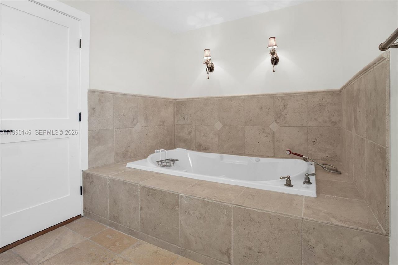 545 S Shore Dr, Miami Beach, FL 33141 Photo