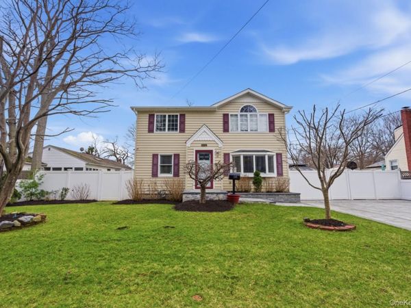68 Fuller Avenue , Islip, NY 11751