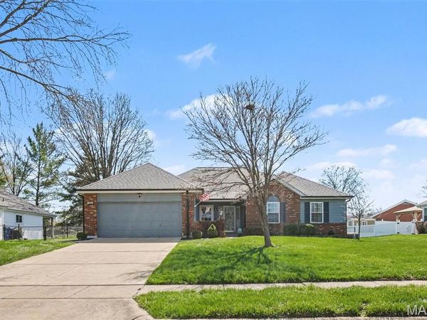 9560 Banyon Tree Court, St Louis, MO 63126