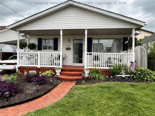 919 9th Street, Nitro, WV 25143