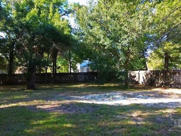 1011 N Reus St, Pensacola, FL 32501