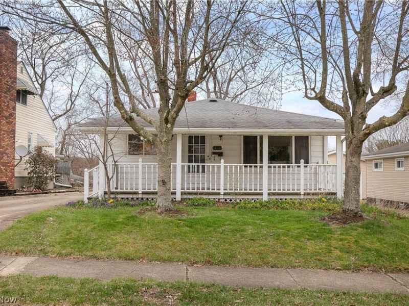 401 Moody Street, Akron, OH 44305 Photo 2