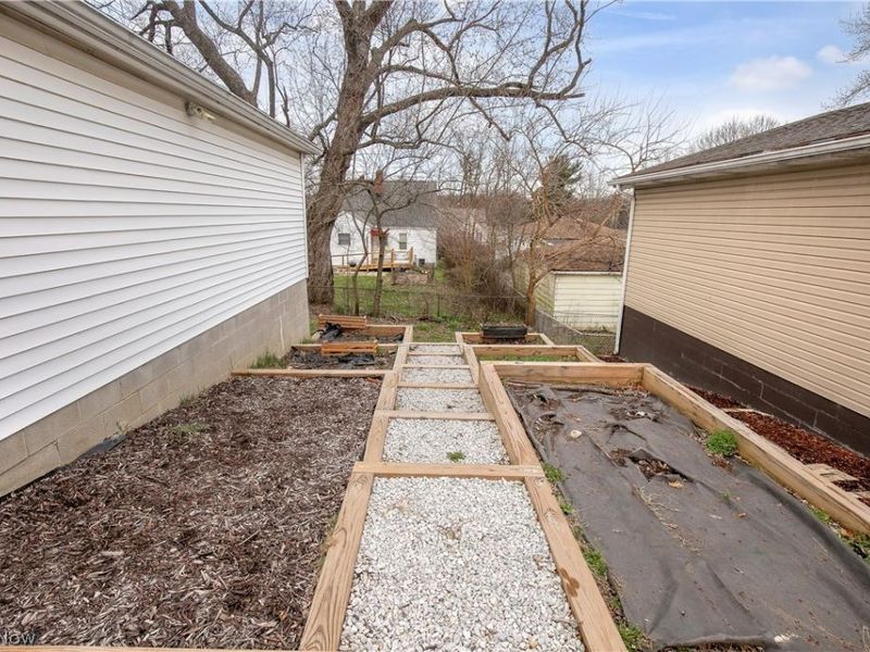 401 Moody Street, Akron, OH 44305 Photo 25