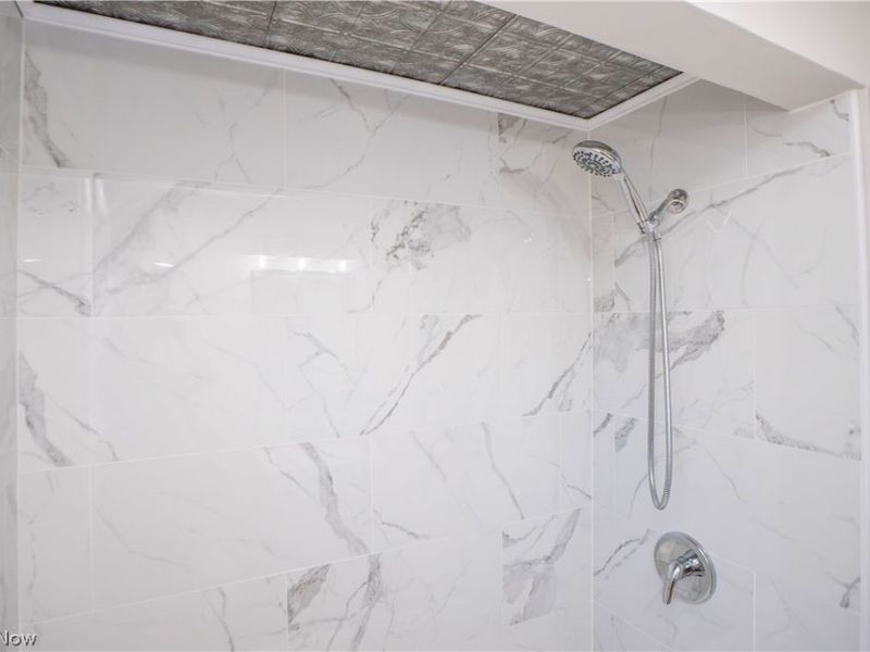 16 E Catawba Avenue, Akron, OH 44301 Photo 24