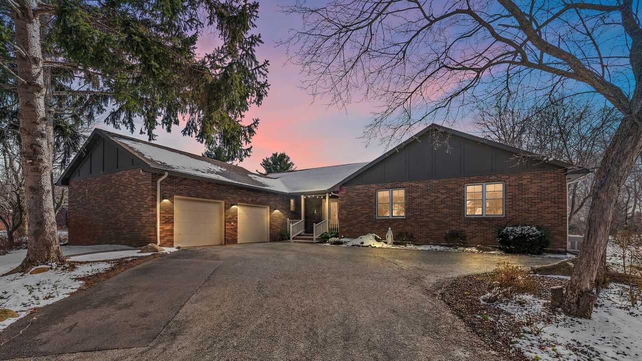 1562 W Tiffany Woods Drive, La Porte, IN 46350 Main Photo