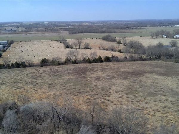 20305 Metcalf Avenue, Bucyrus, KS 66013