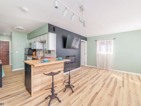 1 Jackson Hole, Vernon, NJ 07462