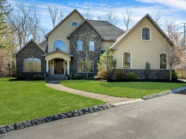 916 VALLEY ROAD, Watchung, NJ 07069