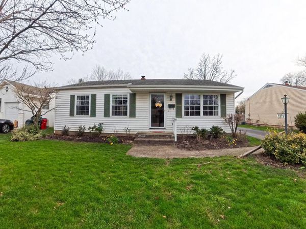 2721 Queensway Drive, Grove City, OH 43123