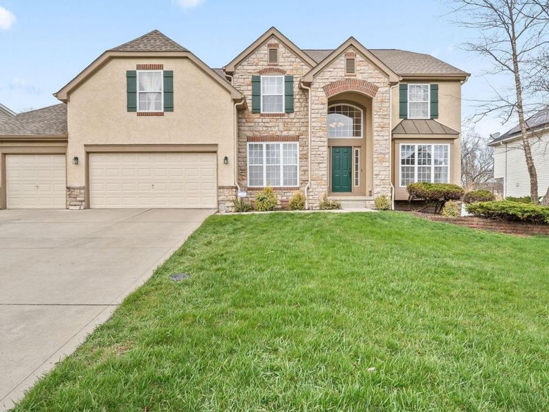 2659 Roe Drive, Lewis Center, OH 43035 Photo 2