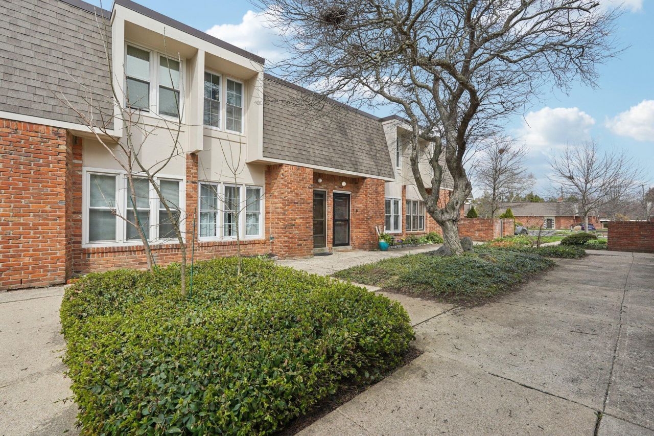 1605 Lafayette Drive, Columbus, OH 43220 Main Photo