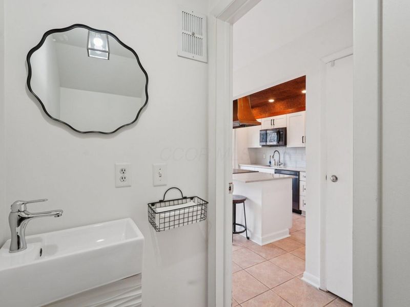 1605 Lafayette Drive, Columbus, OH 43220 Photo 10