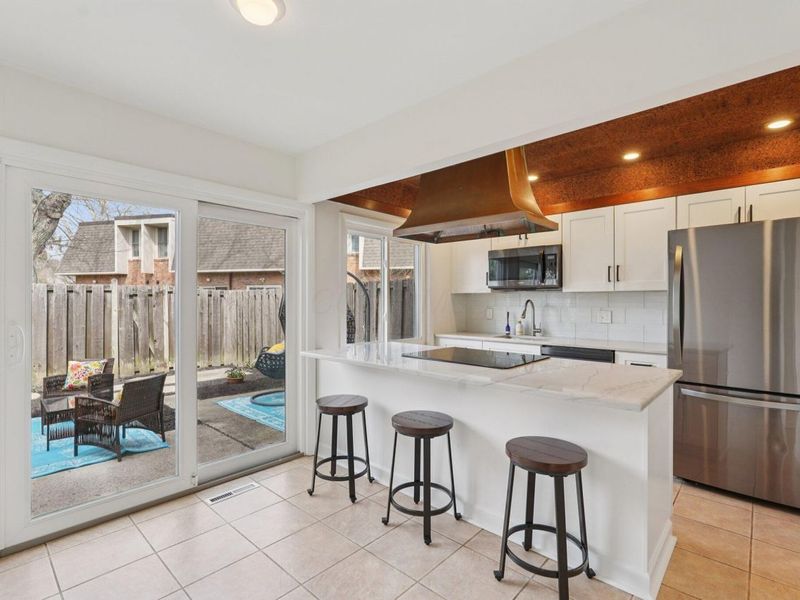 1605 Lafayette Drive, Columbus, OH 43220 Photo 5