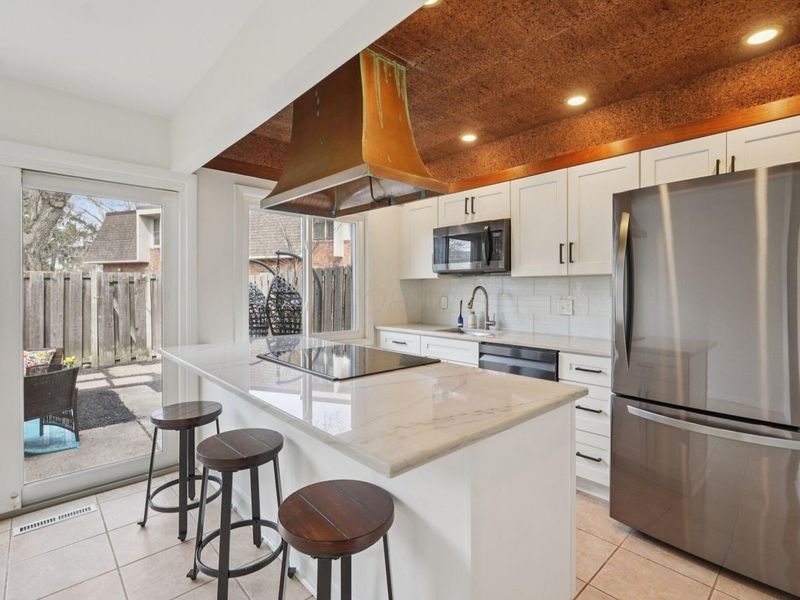 1605 Lafayette Drive, Columbus, OH 43220 Photo 8