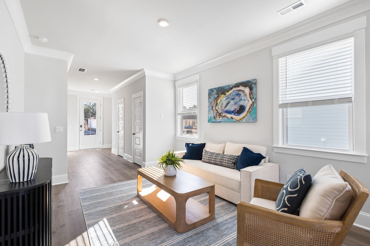 824 Castle Hill Drive Photo 13