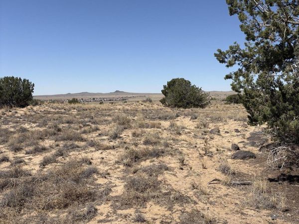 Helada Street NW, Albuquerque, NM 87120