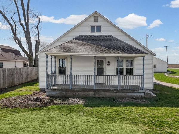 104 E Allen Street , Allerton, IL 61810