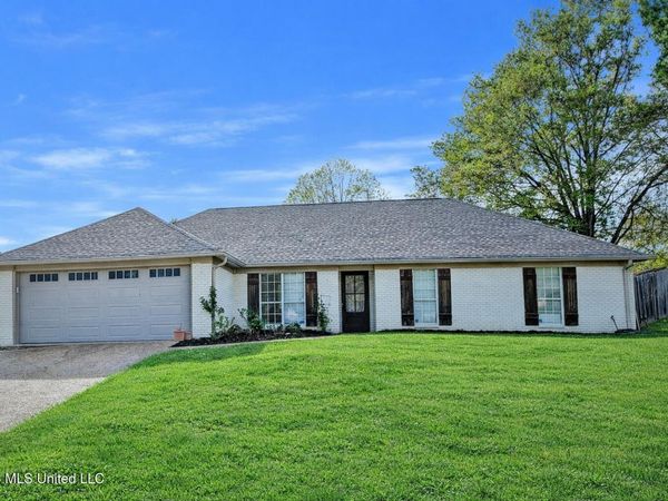 606 Honeysuckle Drive, Madison, MS 39110
