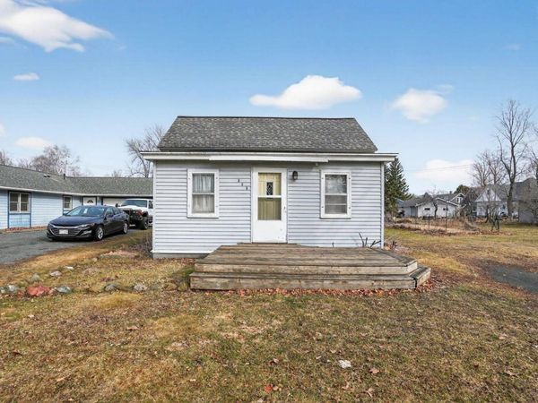 809 E Park Avenue, Luck, WI 54853